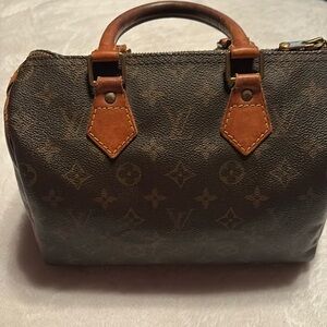 Authentic Louis Vuitton Speedy 25
